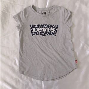 Levi’s tshirt